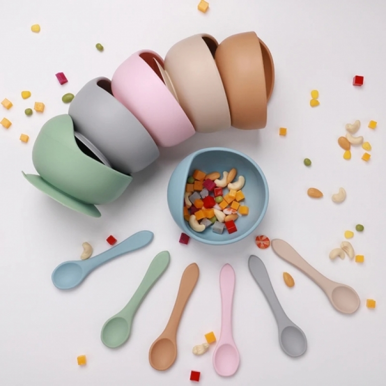 Երեխայի կերակրման ափսե գդալով