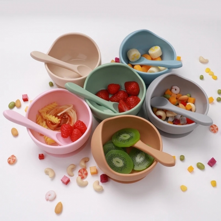 Երեխայի կերակրման ափսե գդալով