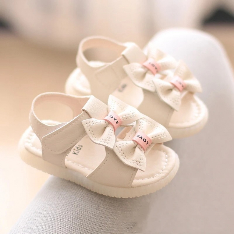 Աղջիկների մանկական սանդալներ